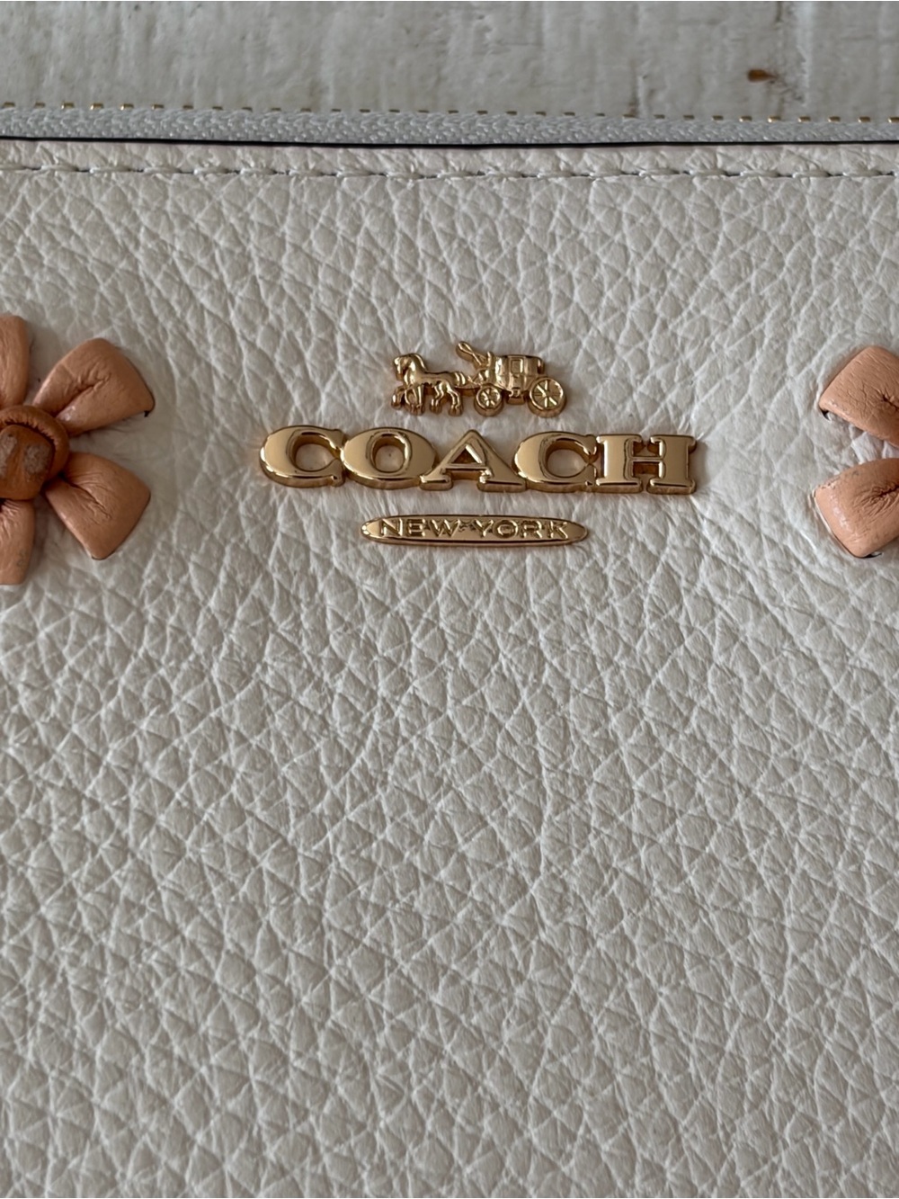 Coach Medium ID Zip Wallet with Floral Whipstitch in Chalk Pebbled Leather - Picture 2 of 15